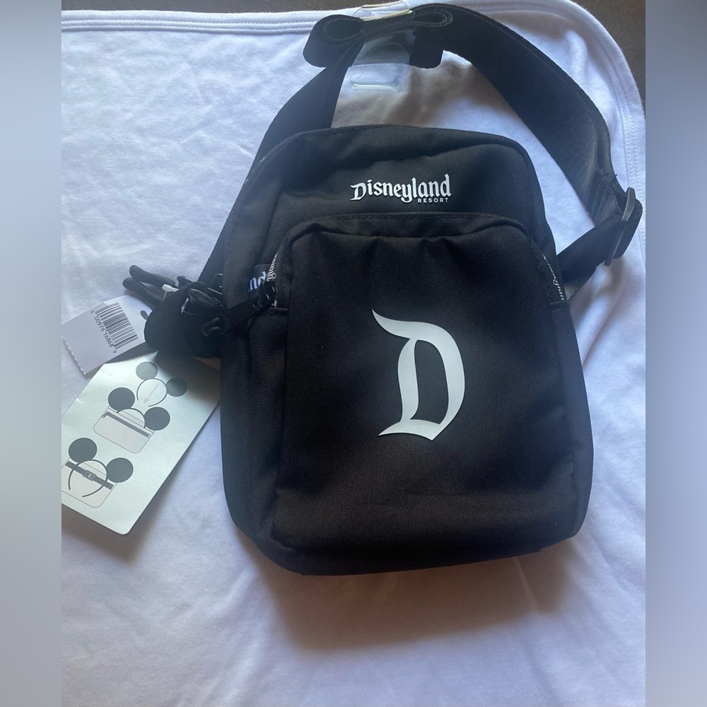 Disneyland Parks Disney Resort Black crossbody bag
